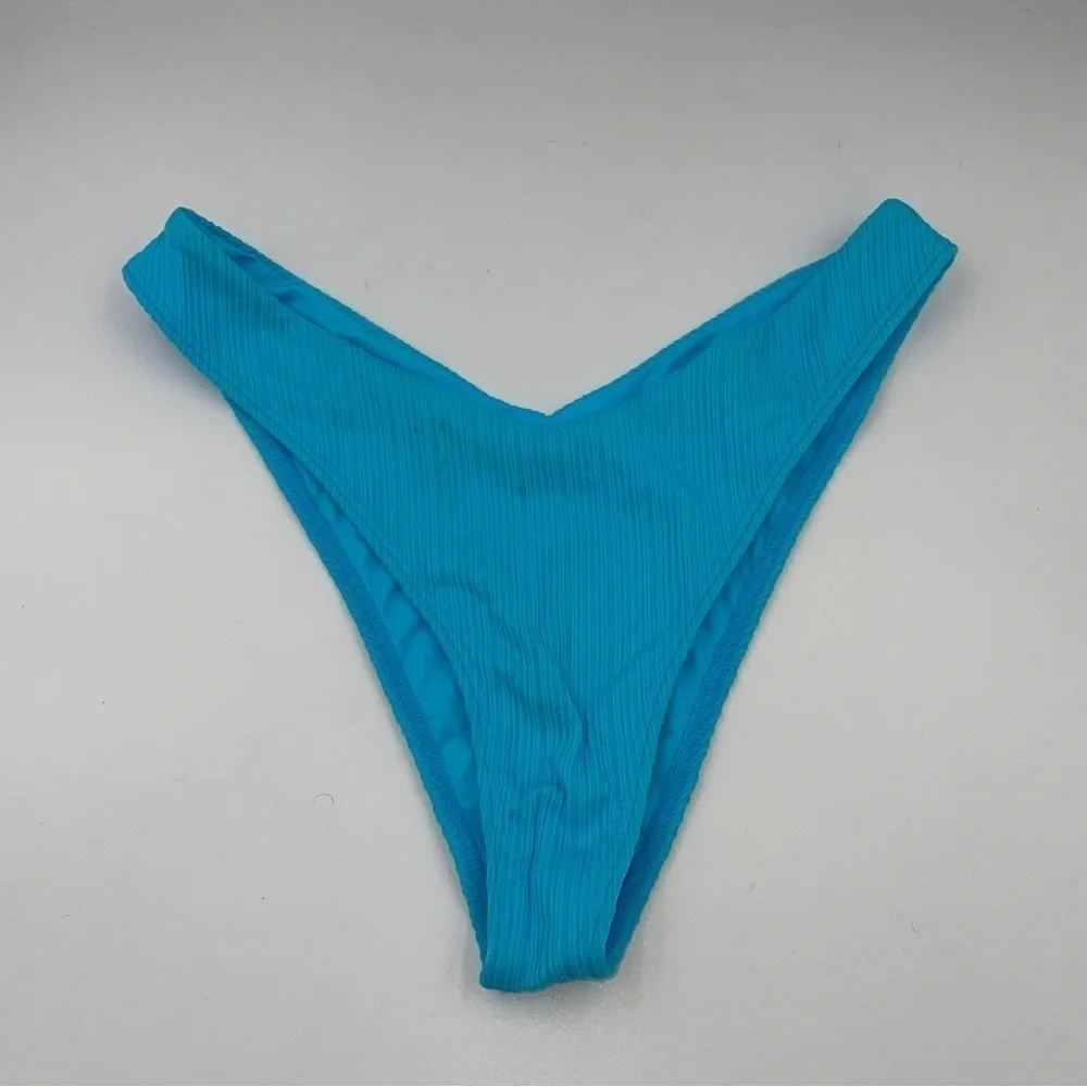 NWOT Frankie’s bikinis Enzo plisse cheeky bottoms aquamarine 12517